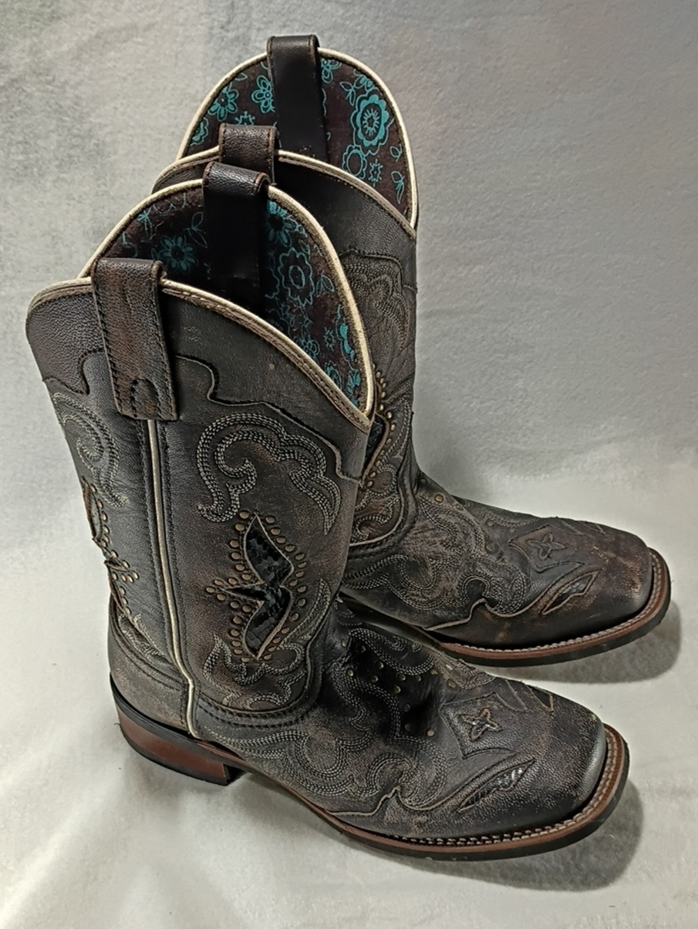 LAREDO Spellbound Square Toe 5660 Studded Leather Western Boots Woman's Sz 8.5